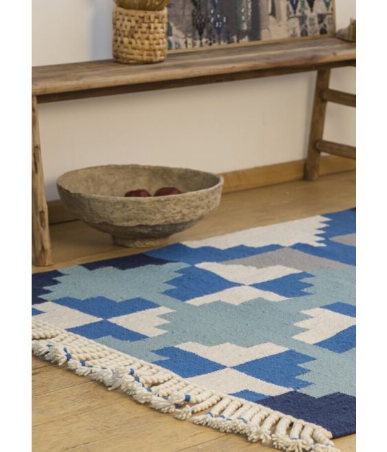 Esin Rug Handwoven Rug with Geometric Patterns