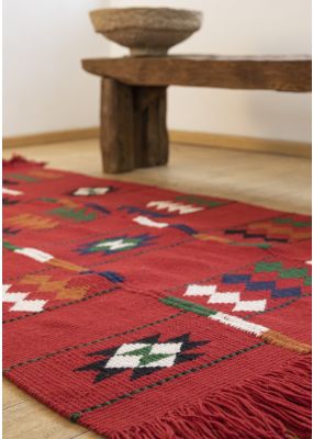 Large Handwoven Rug with Traditional Nomadic Patterns - Shades of Red