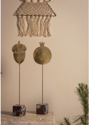 Acorn Decorative Stand