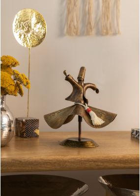 قطعة ديكور على شكل درويش راقص 