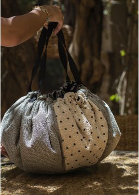 The Buqja – Embroidered Thermal Food Bag