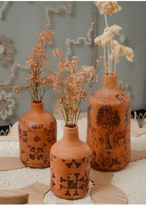 جرار فخارية مزينة بالديكوباج الفسيفسائي – طقم من 3 قطع 